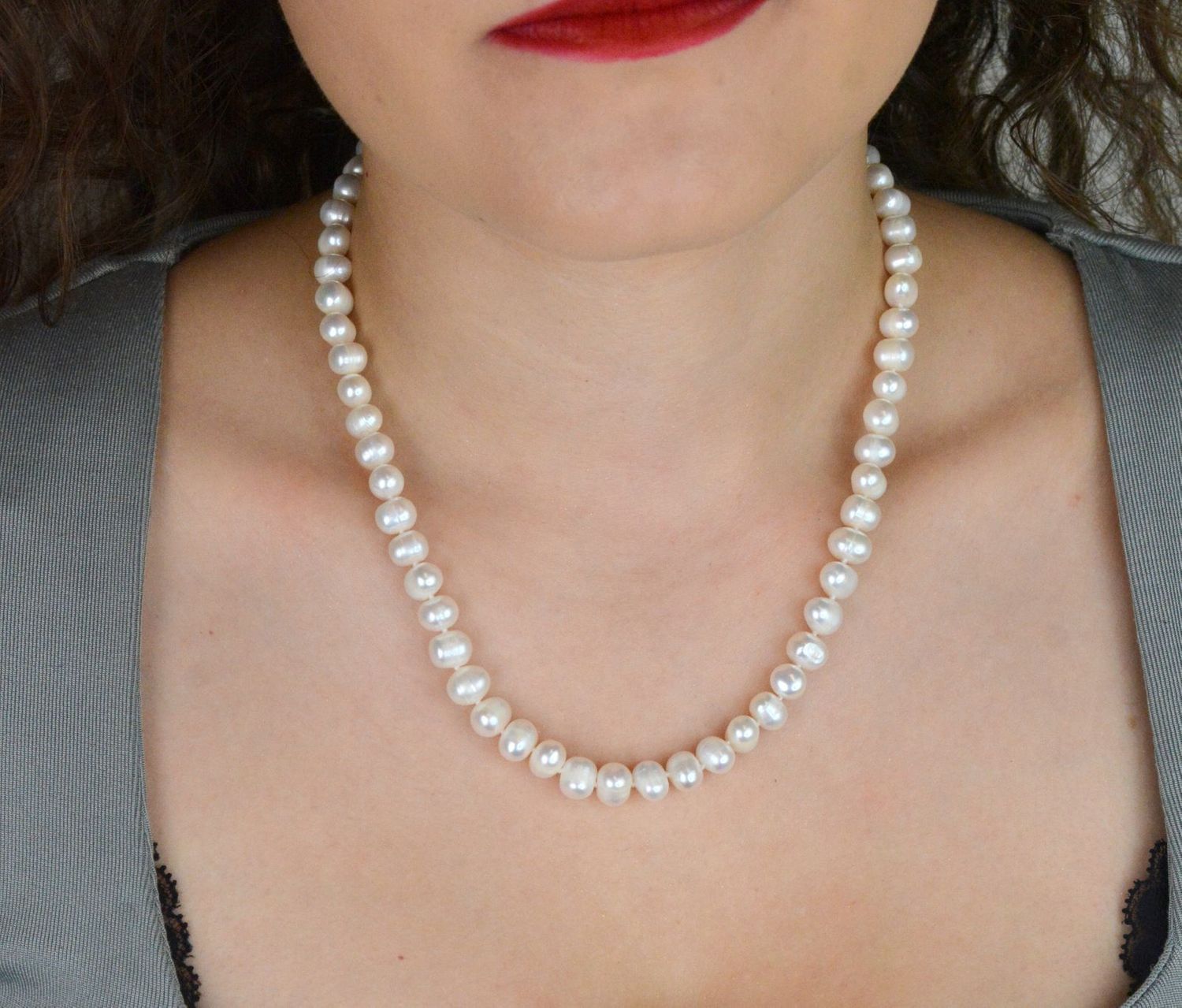 Naszyjnik z białych pereł naturalnych 7–9 mm  Supełkowanie  Zapięcie magnetyczne ze srebrem 925 i cyrkonią  45 cmds (1).jpg