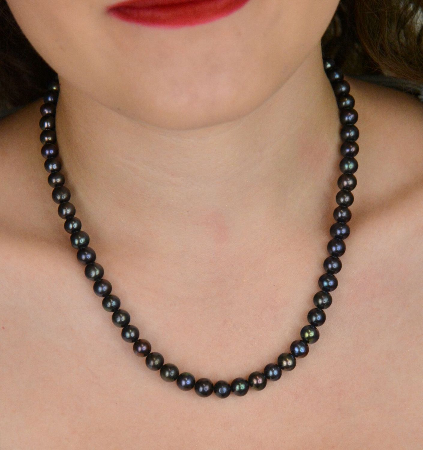 Naszyjnik z Fioletowych Pereł Naturalnych 7 mm  Długość 45 cm  Benzynowy Połysk  Srebro 925.jpg