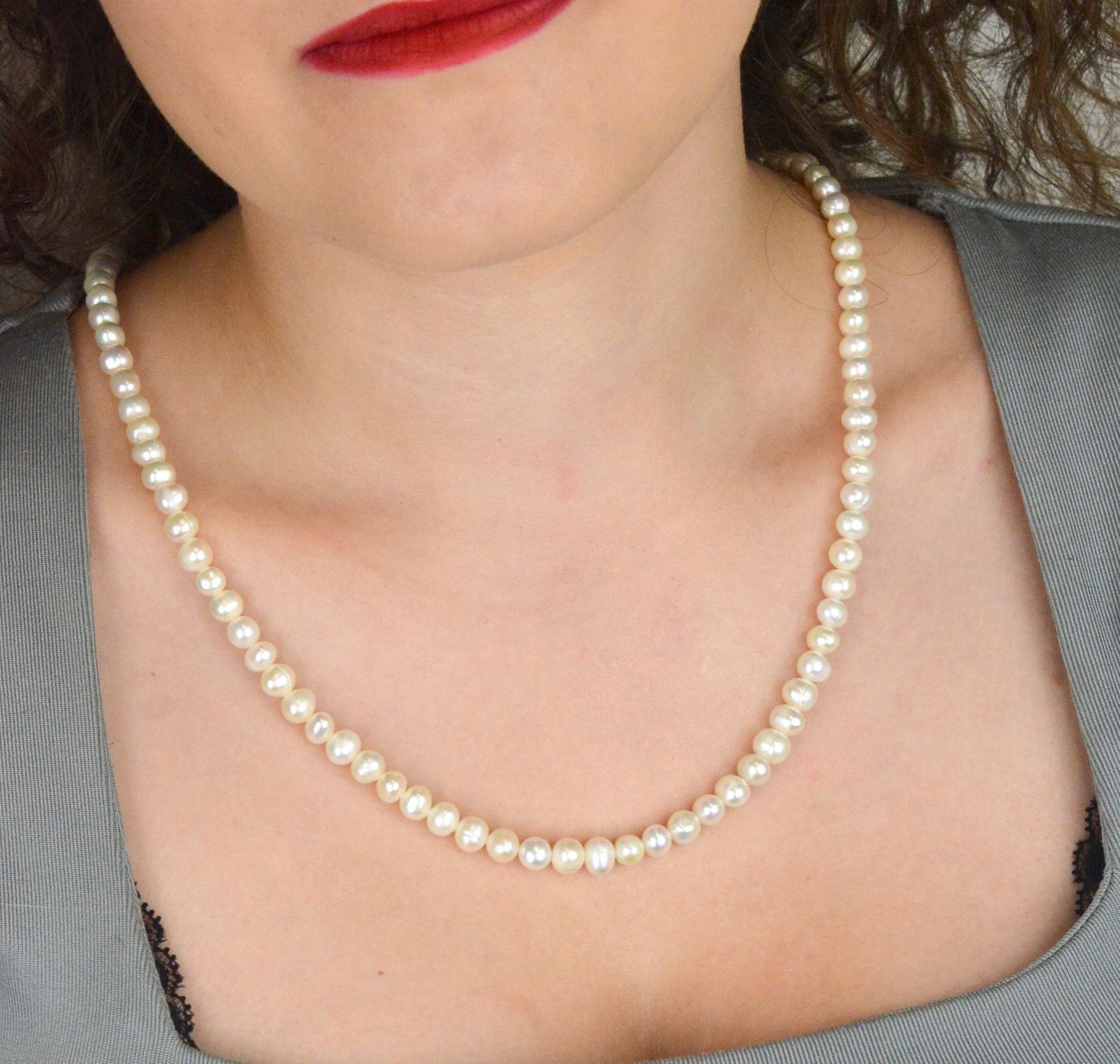 Kremowy naszyjnik z naturalnych pereł 6 mm – supełkowany, srebro 925, 45 cm (1).jpg