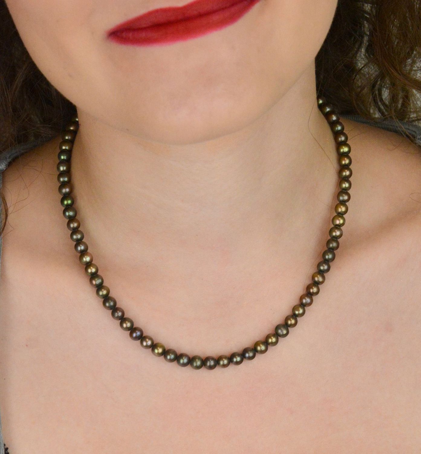 Naszyjnik z ciemnych pereł naturalnych 6 mm  Srebro 925  45 cm  Elegancki, wielokolorowy połysk (2).jpg