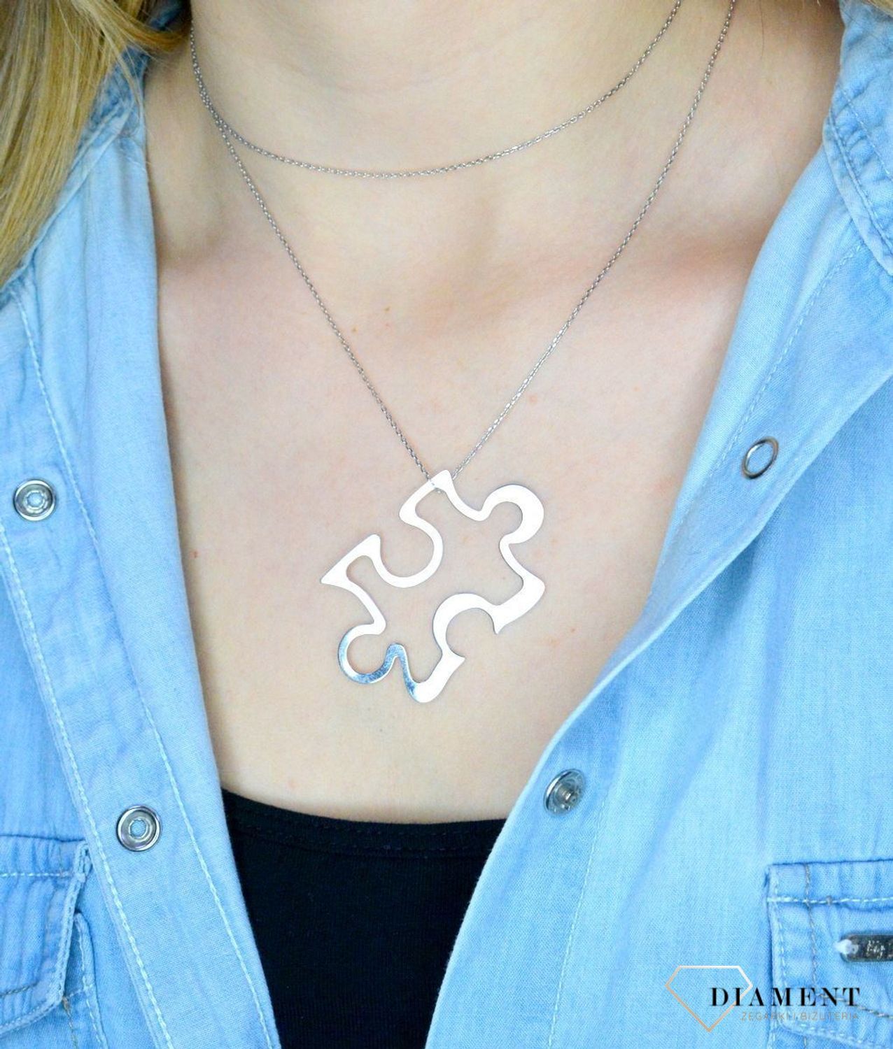 Srebrny naszyjnik 80 cm duże puzzle DIA-NSZ-PUZEL-5CM-925. Długi naszyjnik z zapięciem na karabińczyk. Naszyjnik z dużą zawieszką w kształcie puzzli. Naszyjnik srebrny o długości 80 cm sprawdzi się idealnie na prezent dla now.jpg