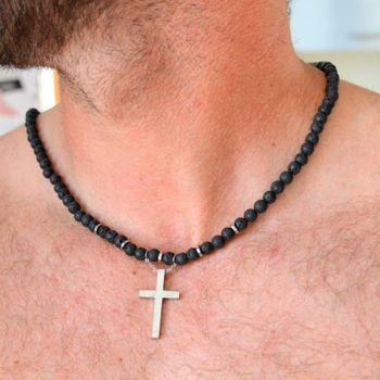 Naszyjnik męski stalowy lawa wulkaniczna z krzyżem DIA-NSZ-S1554859-STAL-KRZYŻ.Stalowy naszyjnik męski. Naszyjnik męski z czarnymi kamieniami (1).JPG