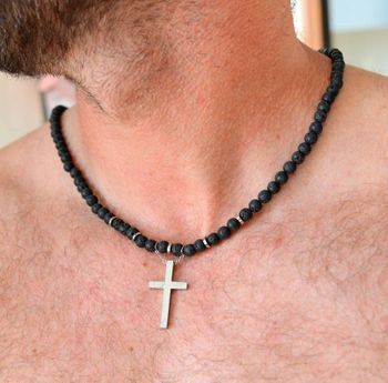 Naszyjnik męski stalowy lawa wulkaniczna z krzyżem DIA-NSZ-S1554859-STAL-KRZYŻ.Stalowy naszyjnik męski. Naszyjnik męski z czarnymi kamieniami (2).JPG