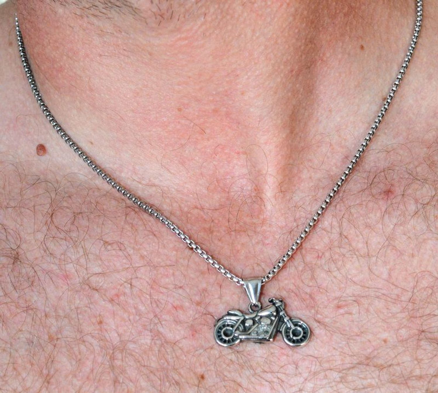 Naszyjnik męski stalowy w srebrnym kolorze z motorem DIA-NSZ-S5053446-STAL (1).jpg