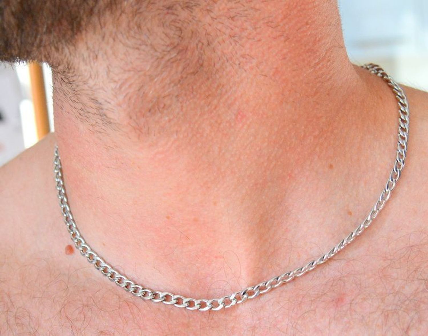 Naszyjnik męski stalowy pancerka w srebrnym kolorze DIA-NSZ-S6481729-STAL.  Naszyjnik stalowy męski. Naszyjnik męski o splocie figaro. Męski łańcuszek stalowy w srebrnym kolorze. Naszyjnik męski stalowy na prezent (2).jpg