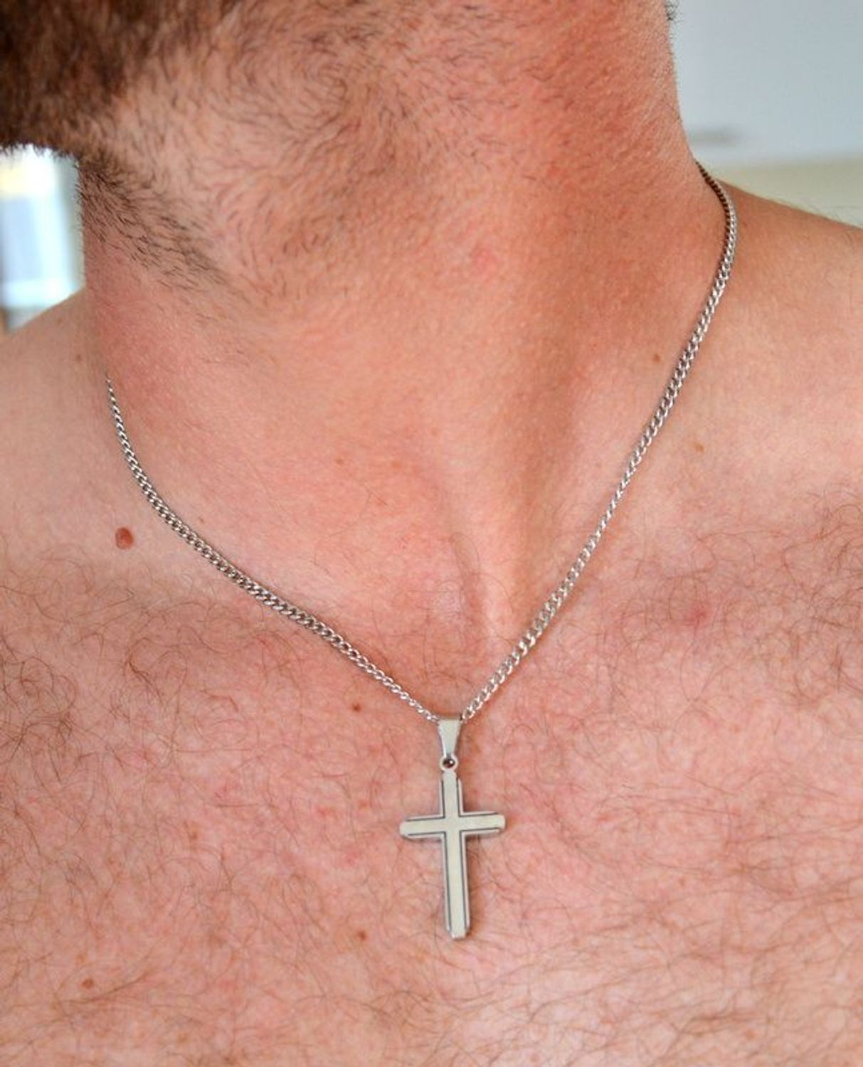 Naszyjnik męski stalowy z krzyżem w srebrnym kolorze DIA-NSZ-S6932638-STAL (1).jpg