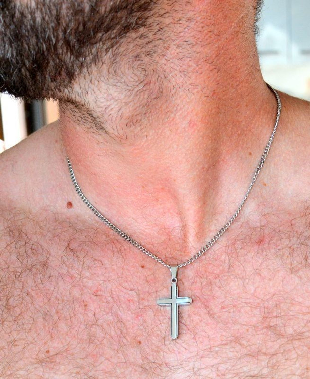 Naszyjnik męski stalowy z krzyżem w srebrnym kolorze DIA-NSZ-S6932638-STAL (1).jpg