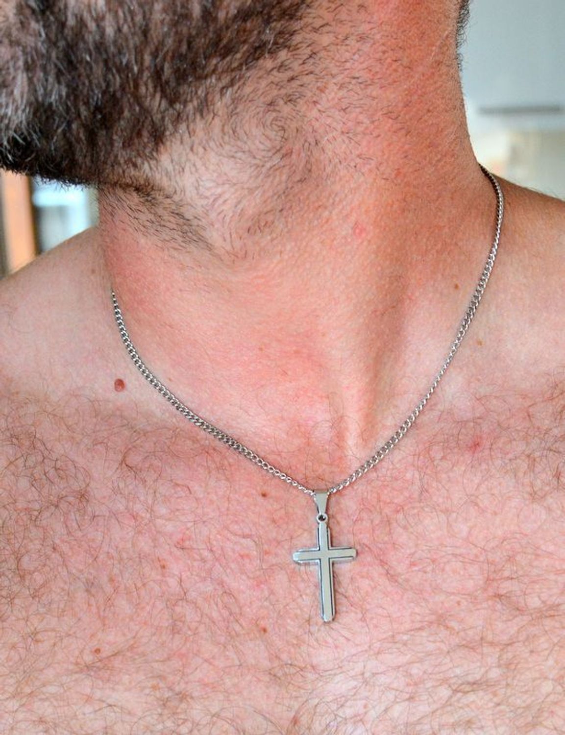 Naszyjnik męski stalowy z krzyżem w srebrnym kolorze DIA-NSZ-S6932638-STAL (1).jpg