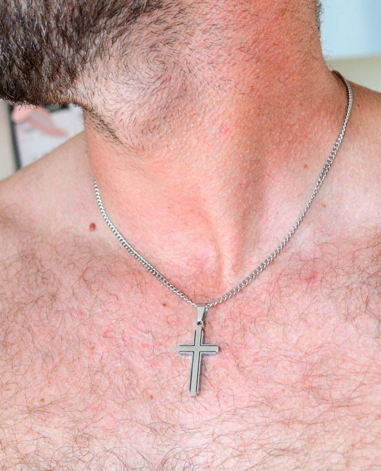 Naszyjnik męski stalowy z krzyżem w srebrnym kolorze DIA-NSZ-S6932638-STAL (1).jpg