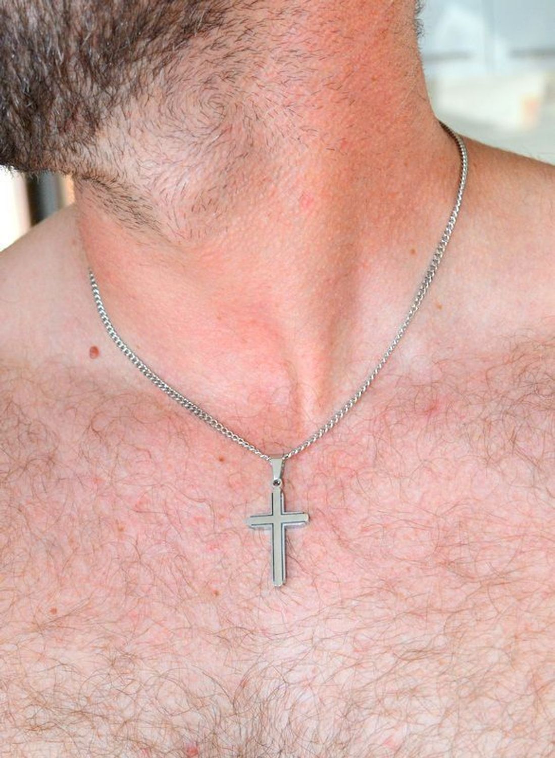 Naszyjnik męski stalowy z krzyżem w srebrnym kolorze DIA-NSZ-S6932638-STAL (1).jpg