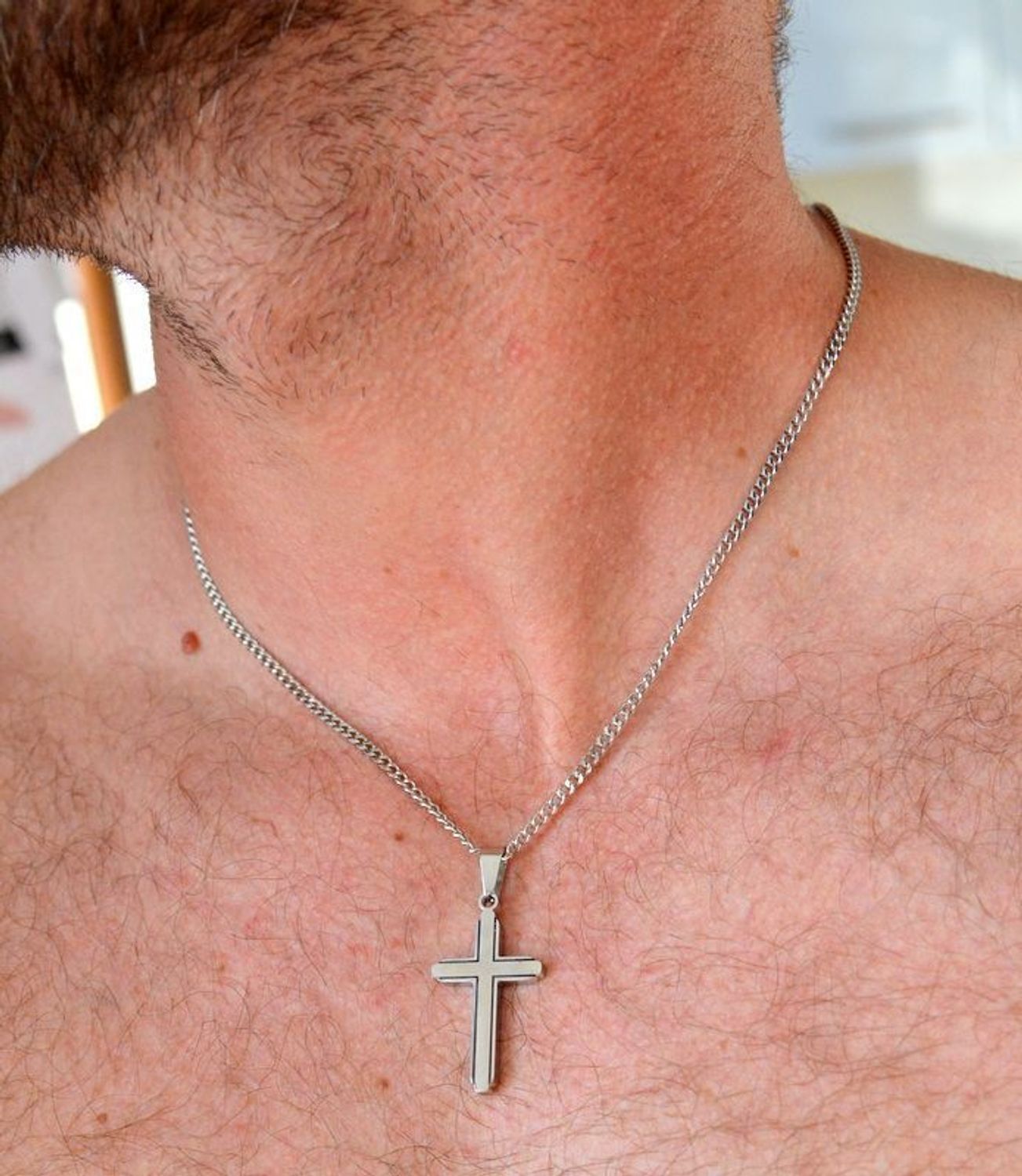 Naszyjnik męski stalowy z krzyżem w srebrnym kolorze DIA-NSZ-S6932638-STAL (1).jpg
