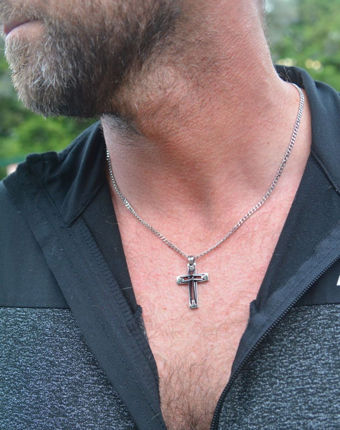 Nowoczesny naszyjnik męski ze stali szlachetnej z pustym krzyżem. Długość 55 + 5 cm, zawieszka 3,6 x 2,1 cm. DIA-NSZ-S8652436-STAL – trwały, stylowy i symboliczny.1.jpg