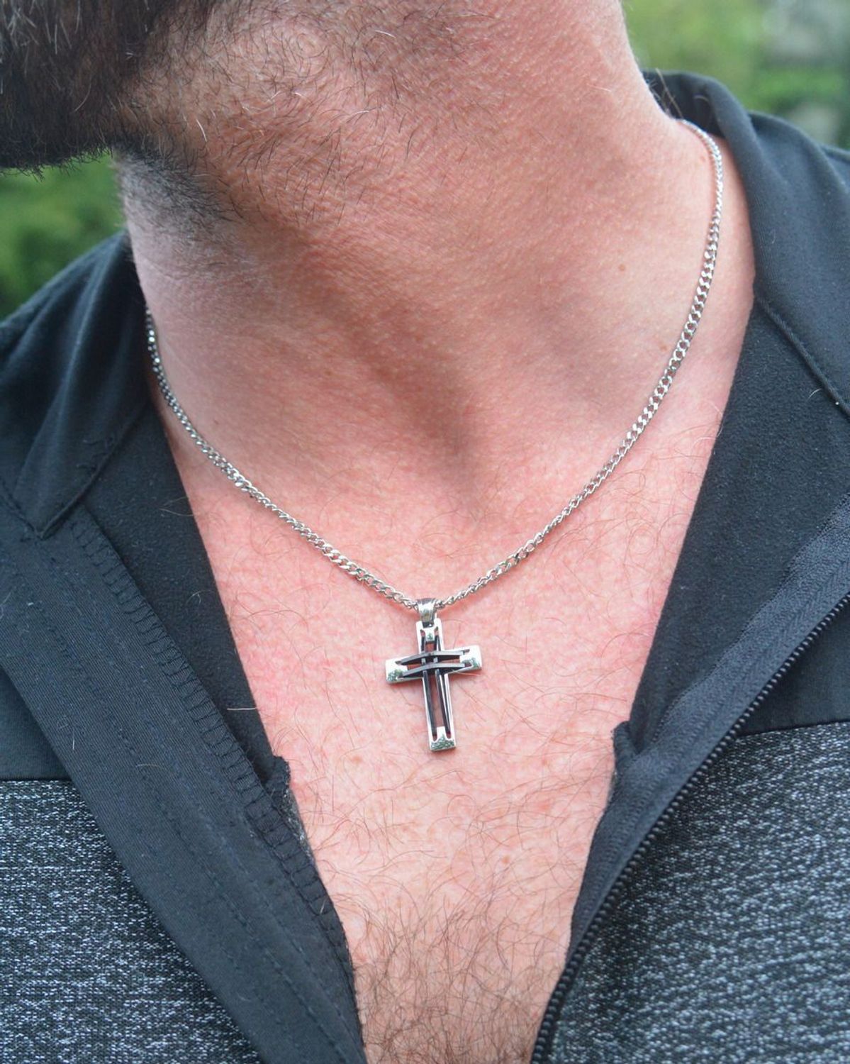 Nowoczesny naszyjnik męski ze stali szlachetnej z pustym krzyżem. Długość 55 + 5 cm, zawieszka 3,6 x 2,1 cm. DIA-NSZ-S8652436-STAL – trwały, stylowy i symboliczny.1.jpg