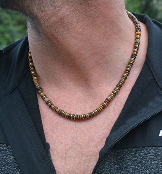 Naszyjnik z pozłacanej stali ozdobiony naturalnym tygrysim okiem. Długość 50 + 5 cm, zapięcie na karabińczyk. Styl boho i siła kamieni naturalnych w jednym (2).JPG