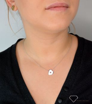 Srebrny naszyjnik celebrytka delikatny łańcuszek z serduszkiem DIA-NSZ-SERCE1-925. Srebrny naszyjnik z zawieszką w kształcie gładkiego serca (4).JPG