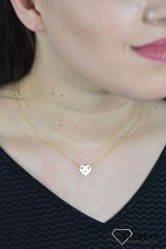 Srebrny naszyjnik celebrytka pozłacana serce z cyrkonią DIA-NSZ-SERCE25-925. Ozdobiony zawieszką w kształcie serca w kolorze złota z cyrkonią (3).JPG