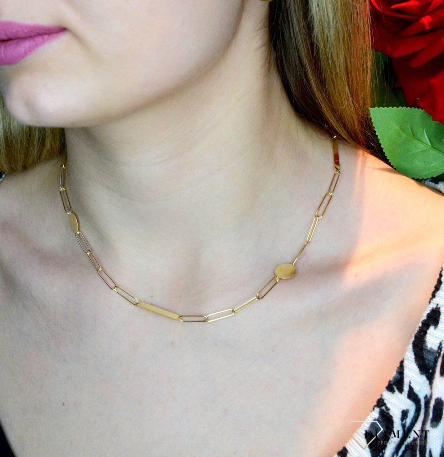 Złoty naszyjnik 585 celebrytka spinacze ogniwka DIA-NSZ-ZO3037-585. Złoty naszyjnik idealnie sprawdzi się w minimalistycznych zestawieniach na co dzień, ujmując jednocześnie starannym oraz estetycznym wykonaniem. Delikat.jpg