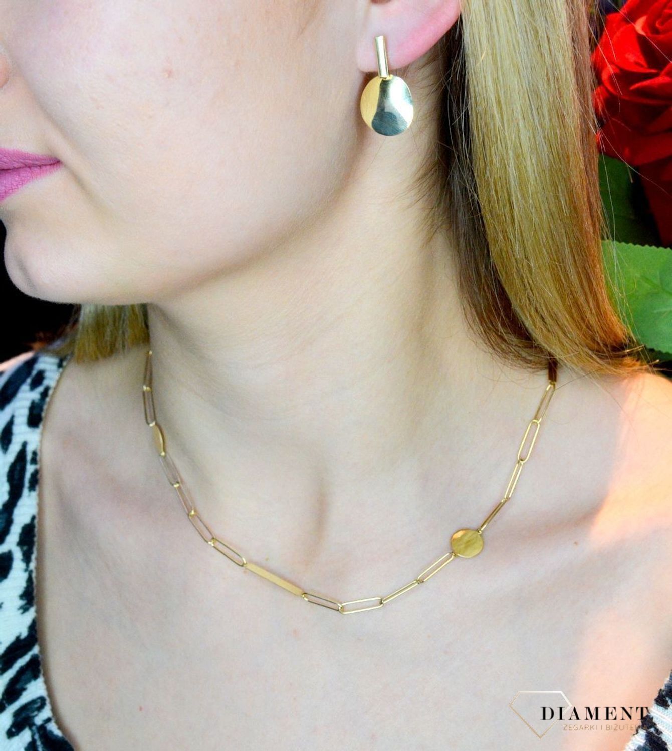 Złoty naszyjnik 585 celebrytka spinacze ogniwka DIA-NSZ-ZO3037-585. Złoty naszyjnik idealnie sprawdzi się w minimalistycznych zestawieniach na co dzień, ujmując jednocześnie starannym oraz estetycznym wykonaniem. Delikat.jpg