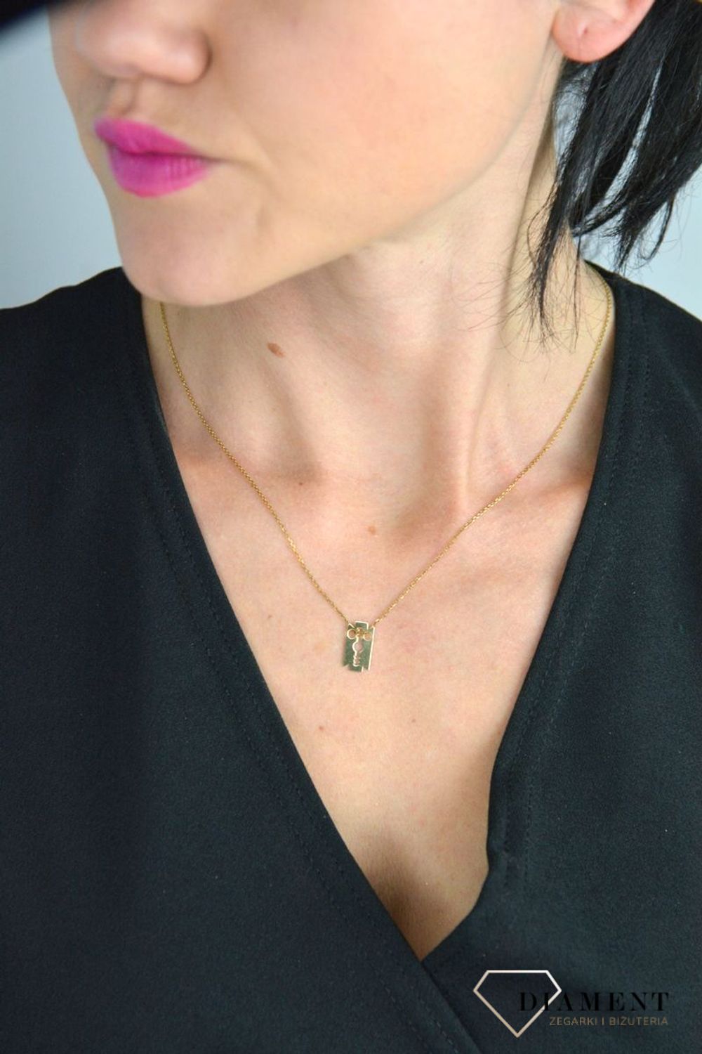 Srebrny naszyjnik celebrytka pozłacana z zawieszką żyletka DIA-NSZ-ZYLETKA-Z-925.jpg