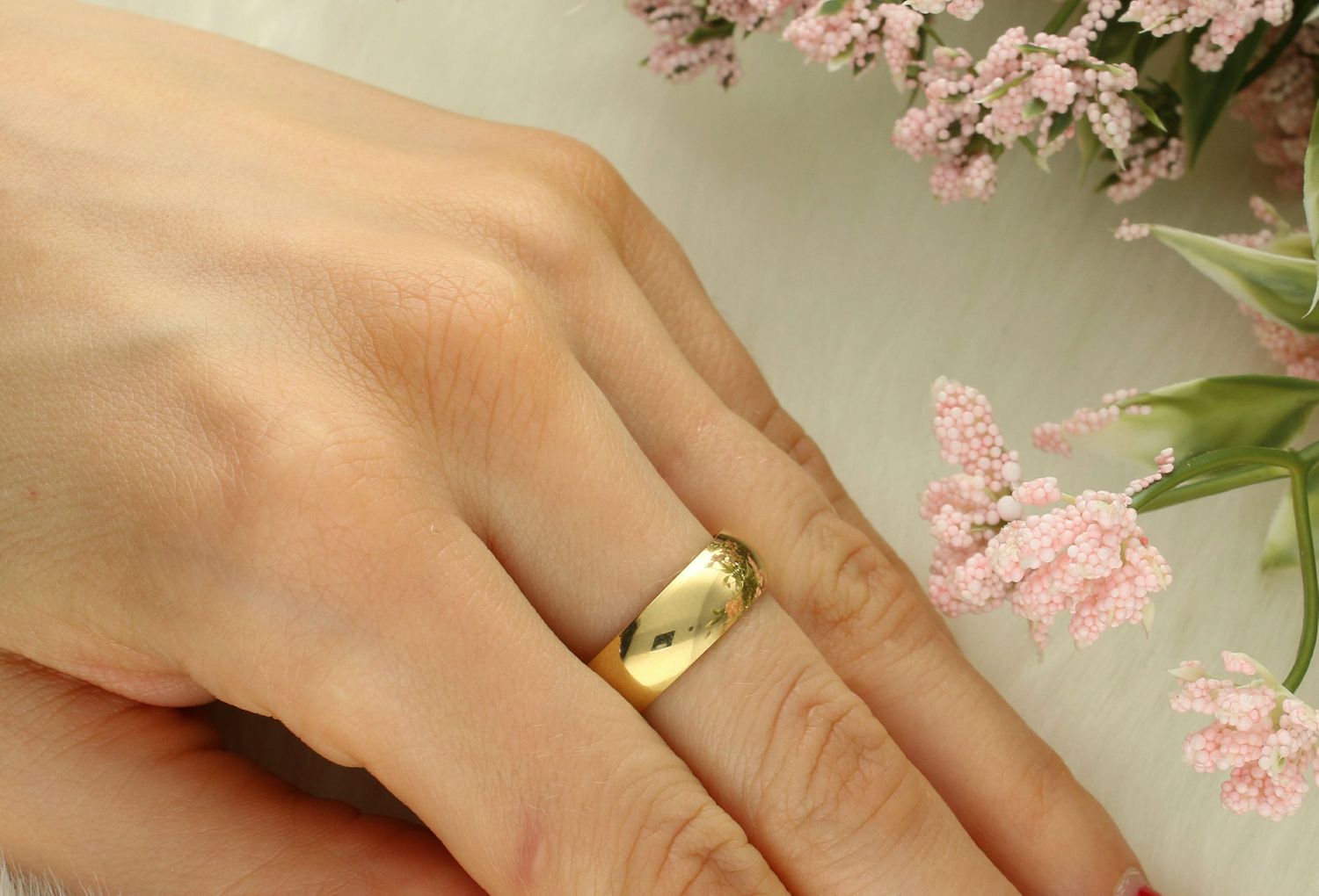 Obrączka stalowa pozłacana DIA-OBR-P161224-STAL Pierścionek stalowy obrączka w złotym kolorze. Efektowny i niezwykle szykowny dodatek do eleganckich oraz dziennych zestawień, urzeka formą wykonania 1.jpg