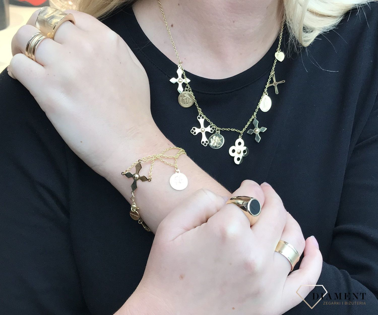 Pierścionek złoty szeroki 585 z eleganckim tłoczeniem DIA-PI-205295-585.jpg