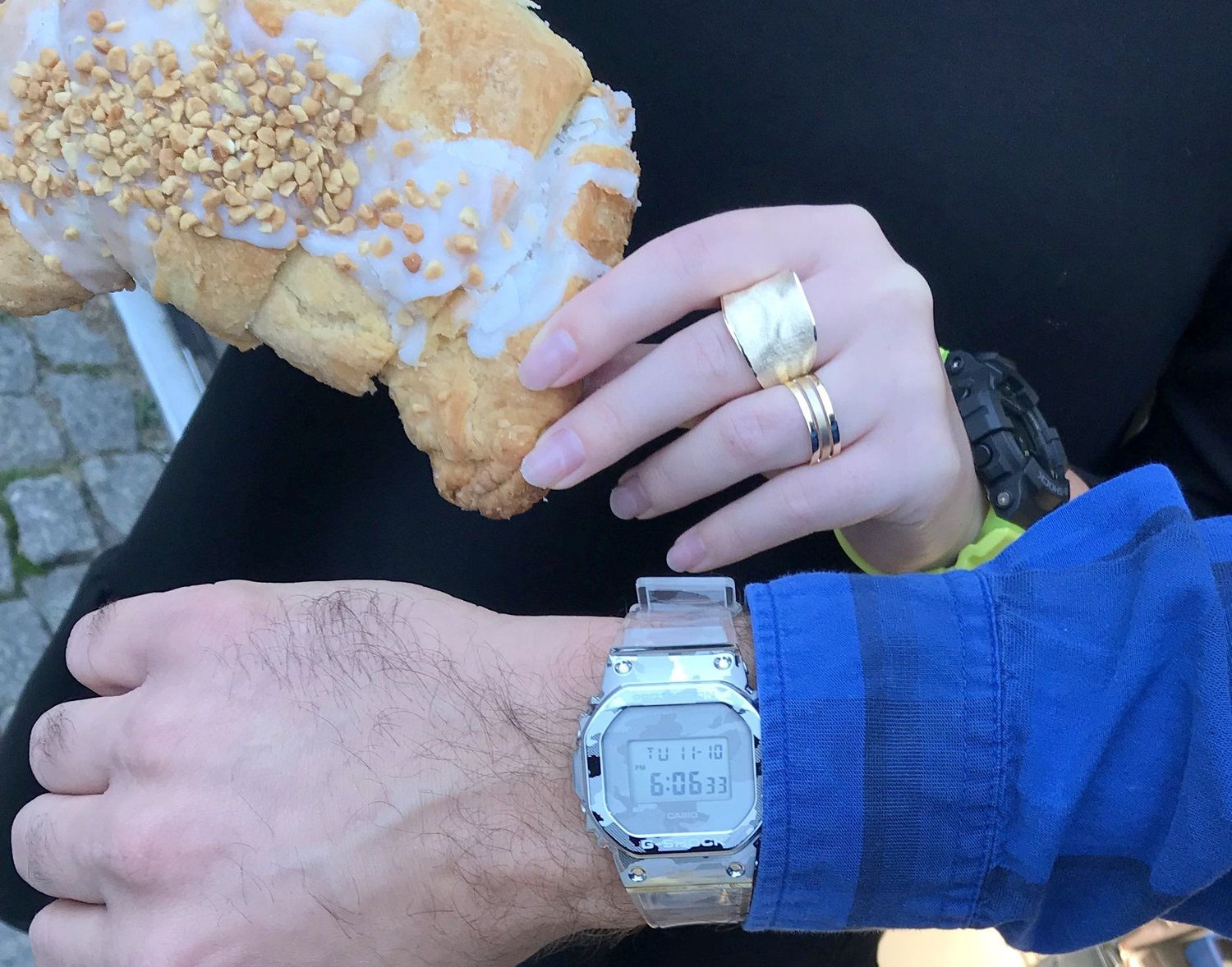 Pierścionek złoty szeroki 585 z eleganckim tłoczeniem DIA-PI-205310-585.jpg