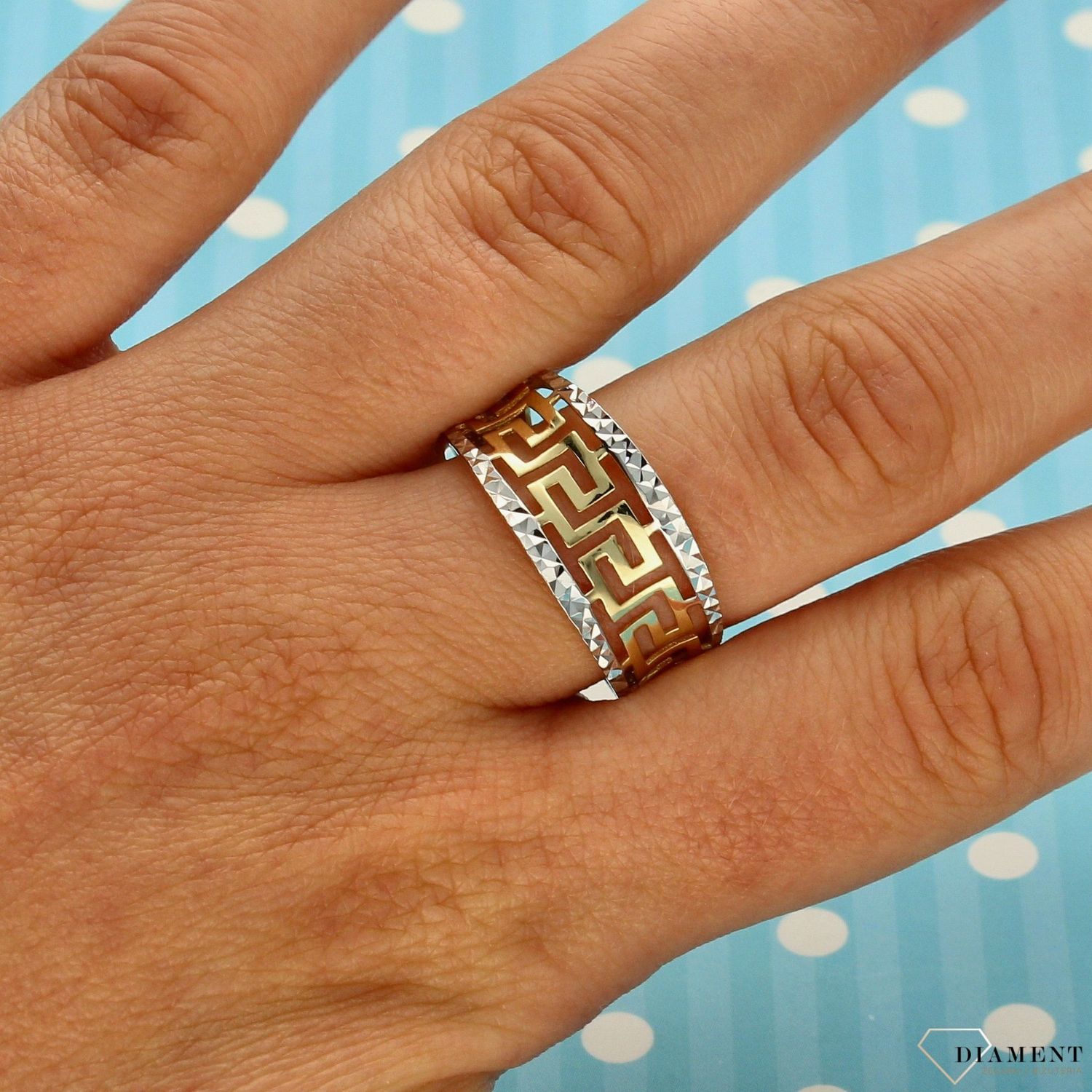 Złoty pierścionek 585 'droga Grecka białe złoto grawerowane'  (1).jpg