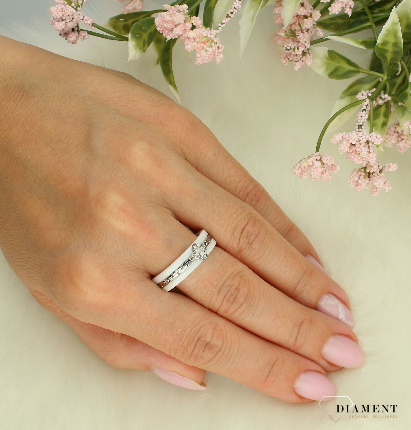 Ceramiczny srebrny pierścionek damski 925 Koniczyna rozmiar 200 DIA-PRS-0645-925 8.jpg