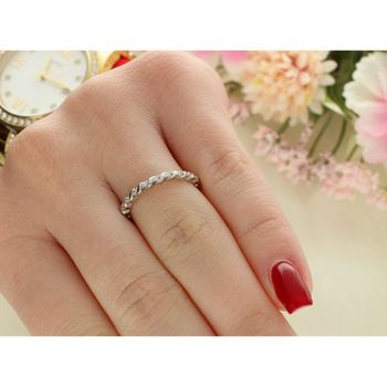 Delikatny srebrny pierścionek z cyrkoniami. Wykonany z próby 925, idealny do codziennych i eleganckich stylizacji. Minimalizm i kobieca elegancja w jednym.2.jpg
