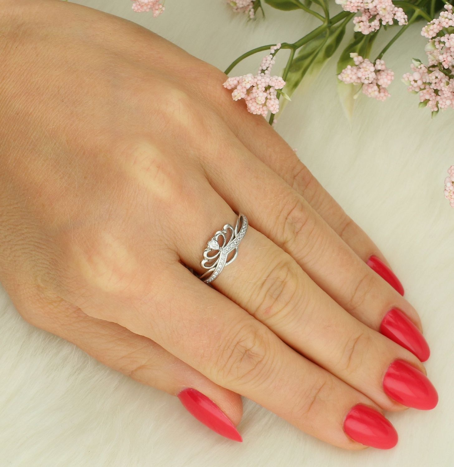 Pierścionek srebrny korona z cyrkonią próba 925, DIA-PRS-0656-925 Srebrny pierścionek wykonany z najwyższej jakości srebra o prostej formie. 1.jpg