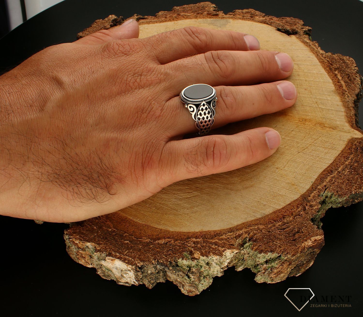 Srebrne sygnety na prezent dla mężczyzny. Srebrny sygnet oksydowany. Srebrny sygnet z onyksem (3).jpg