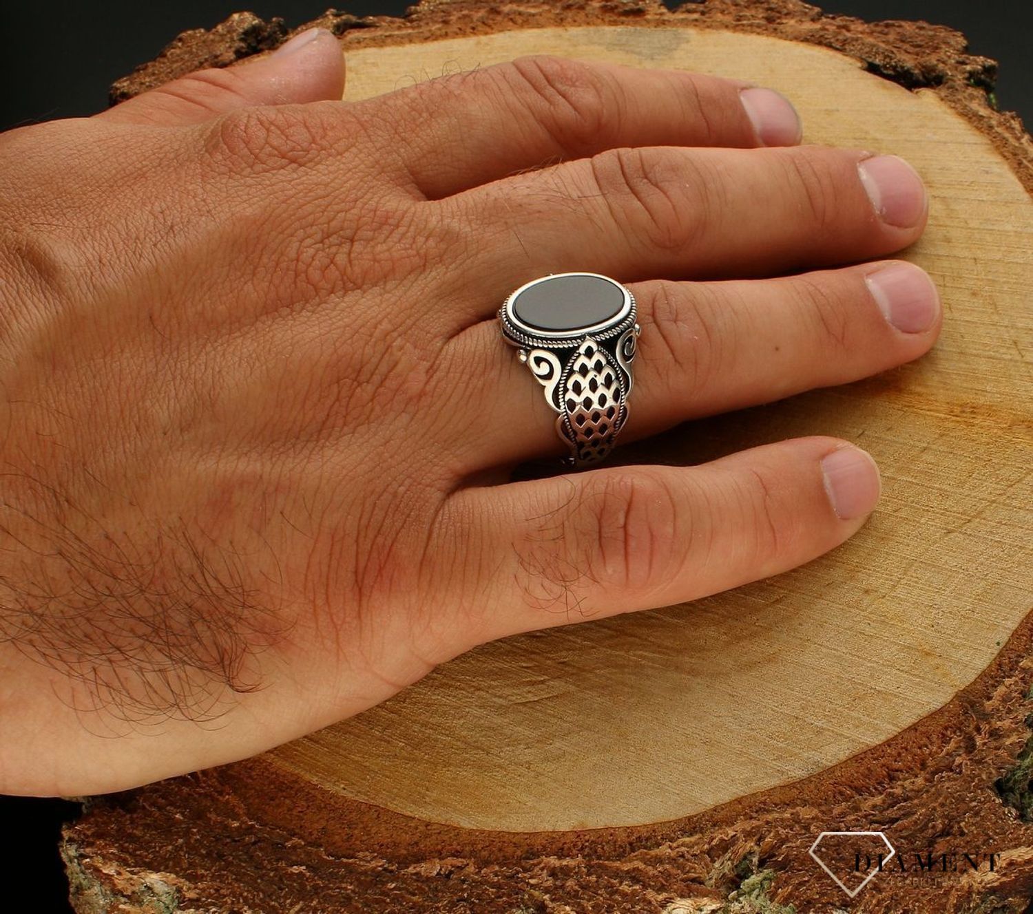 Srebrne sygnety na prezent dla mężczyzny. Srebrny sygnet oksydowany. Srebrny sygnet z onyksem (3).jpg