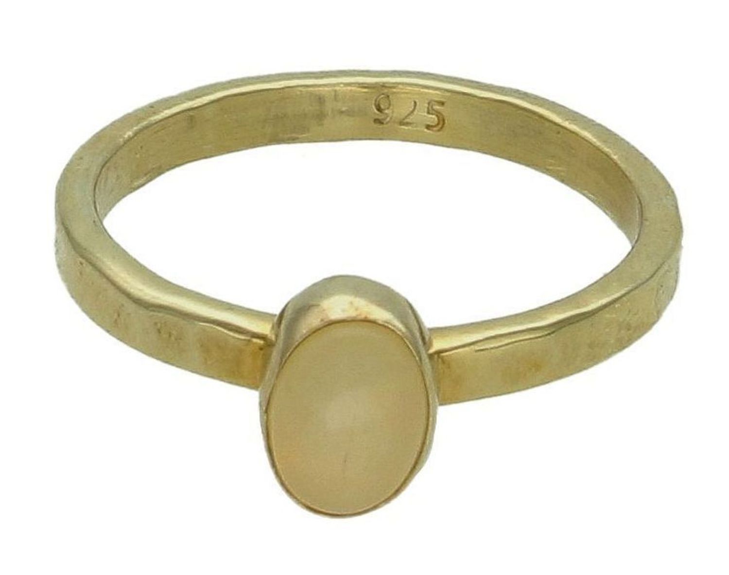 Srebrny pierścionek damski 925 z mlecznym opalem w pozłoceniu DIA-PRS-10102-925. Srebrny pierścionek damski. Srebrny pierścionek z kamieniem. Pierścionek srebrny damski. Srebrny pierścionek na prezent dla kobiety..jpg