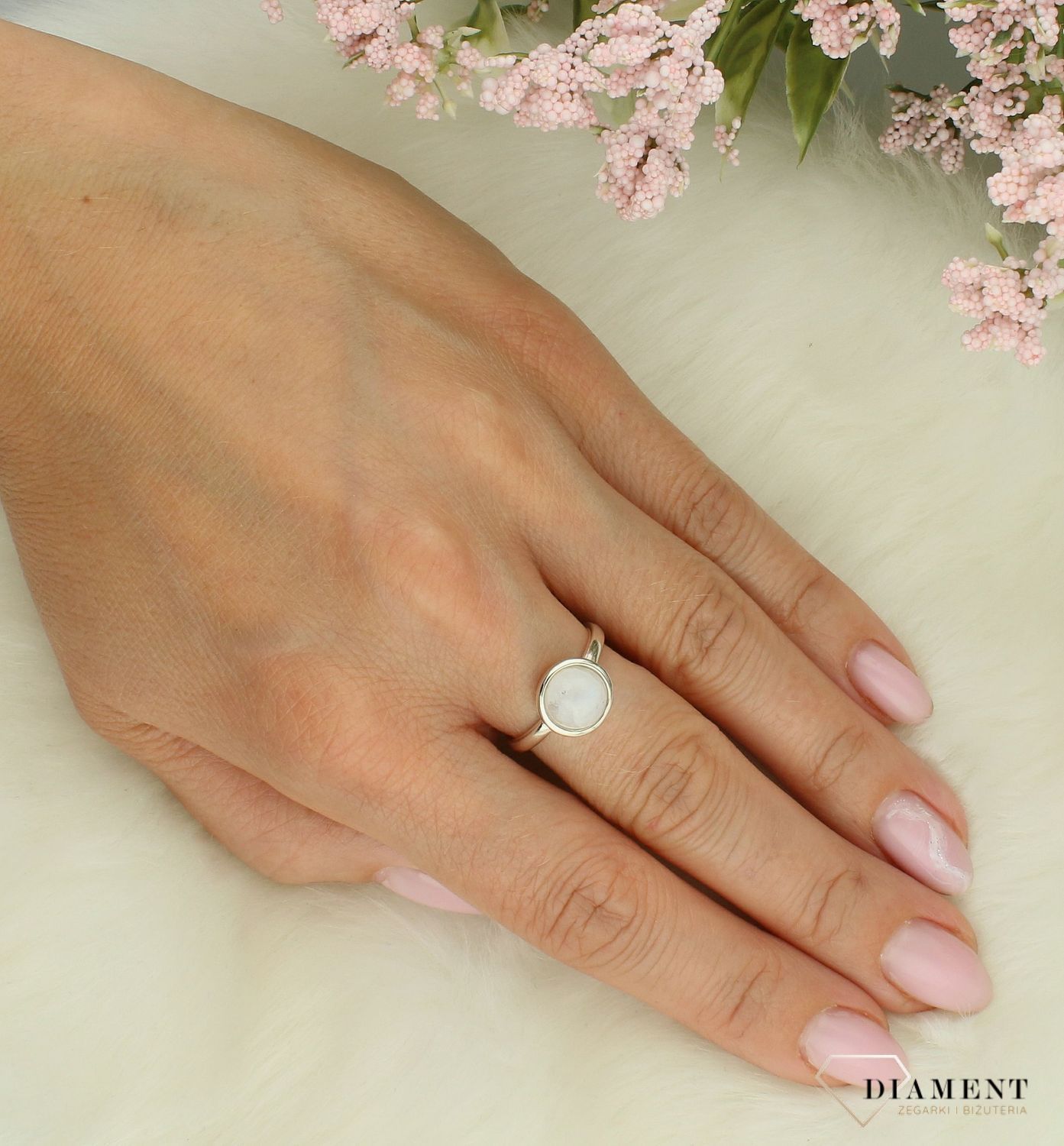 Srebrny pierścionek damski 925 z kamieniem księżycowym rozmiar 13 DIA-PRS-10144-925. Srebrny pierścionek damski. Pierścionek srebrny dla kobiety na prezent. Srebrny damski pierścionek z kamieniem księżycowym.5.jpg