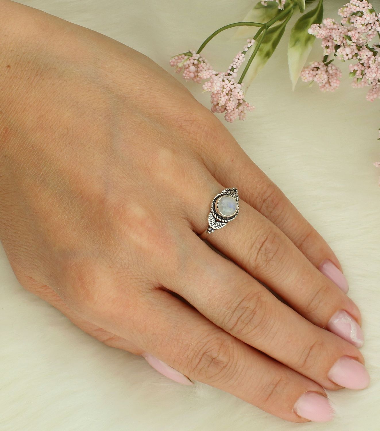 Srebrny pierścionek damski 925 z kamieniem księżycowym rozmiar 12 DIA-PRS-10147-1.jpg