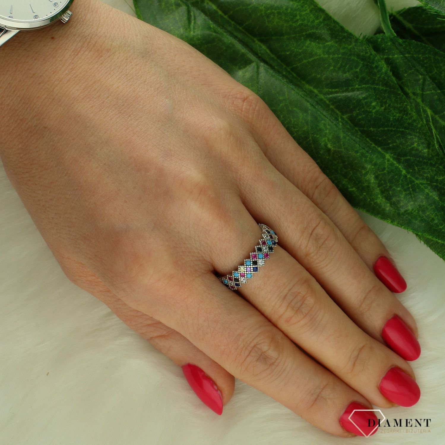 Srebrny pierścionek damski 925 obrączka z kolorowymi cyrkoniami DIA-PRS-10164-925. Srebrny pierścionek damski. Pierścionek srebrny obrączka. Srebrny pierścionek damski z kolorowymi cyrkoniami. Pierścionek damski n.jpg