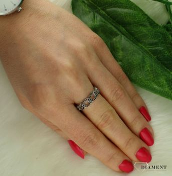 Srebrny pierścionek damski 925 pleciona obrączka z czarnymi cyrkoniami DIA-PRS-10165-925.jpg