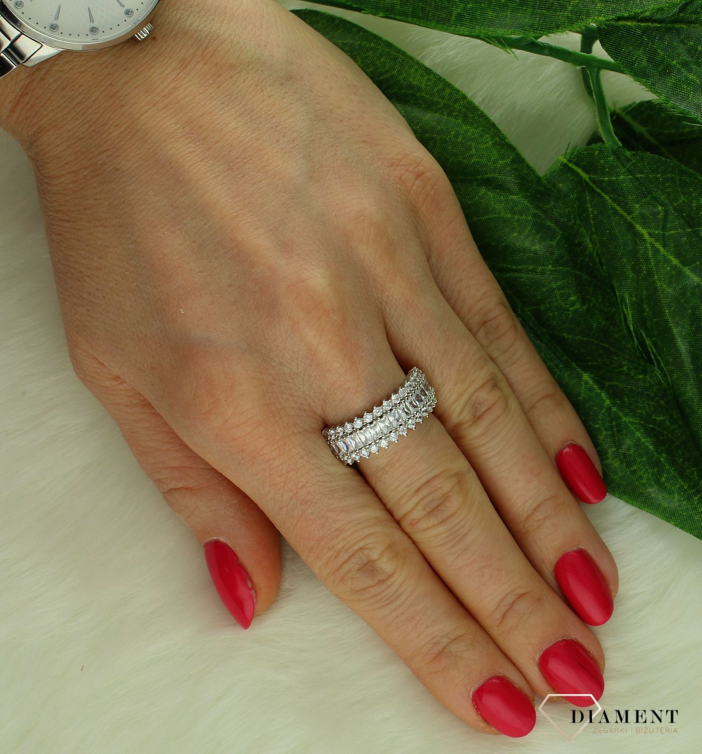 Srebrny pierścionek damski 925 bogato zdobiony cyrkoniami DIA-PRS-10195-925.jpg