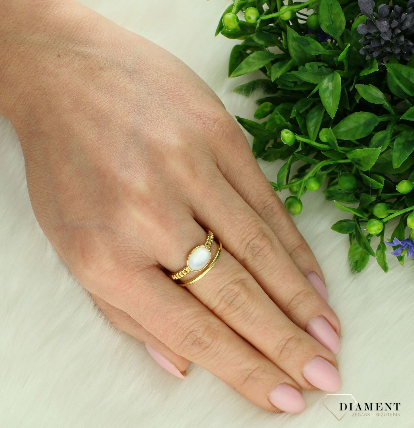 Srebrny pierścionek damski 925 z pozłacany z mlecznym opalem DIA-PRS-10199-925. Srebrny pierścionek damski. Srebrny pierścionek z kamieniem. Pierścionek srebrny damski. Srebrny pierścionek na prezent dla kobiety.1.jpg