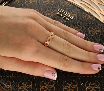 Srebrny pierścionek damski 925 pozłacana obrączka z różową emalią DIA-PRS-10208-925. Srebrne pierścionki na prezent dla kobiety. Srebrny pierścionek pozłacany. Srebrny pierścionek dla kobiety w formie obrączki (2).jpg