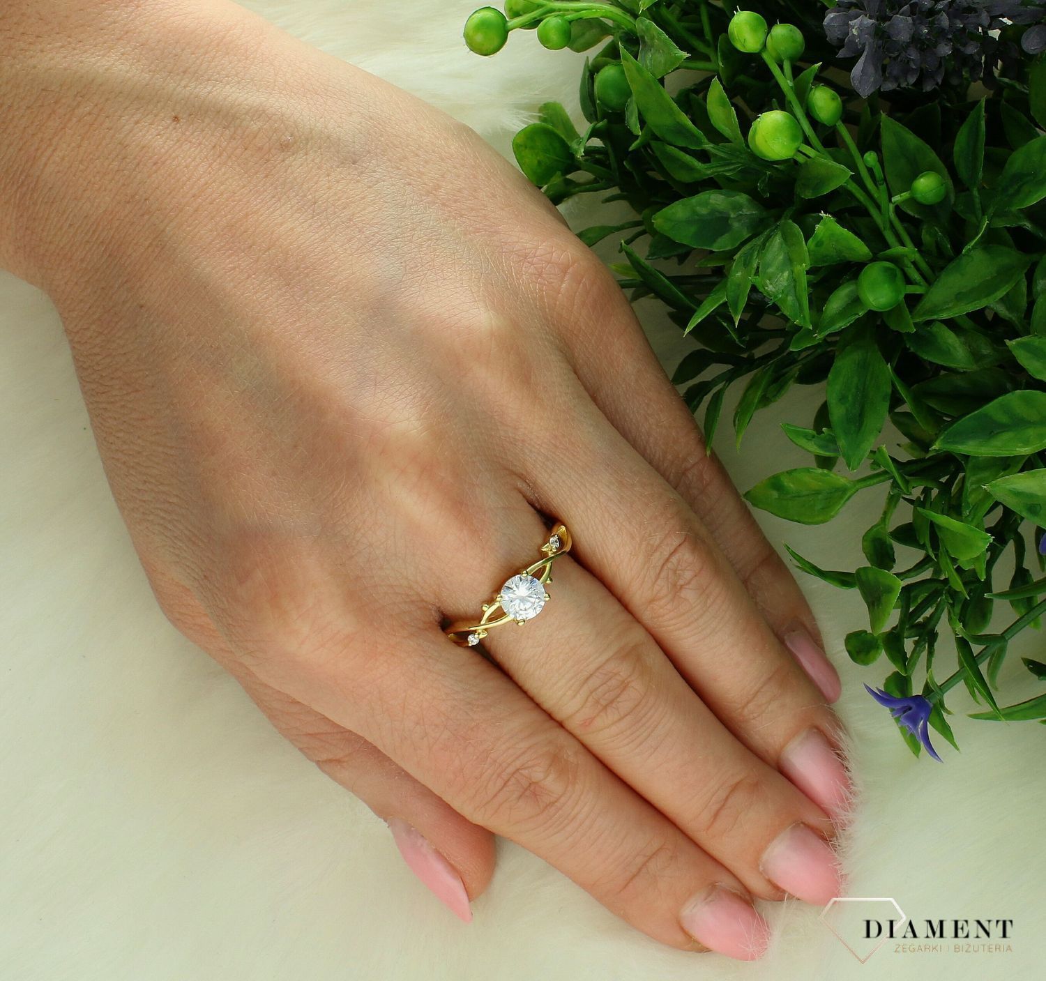 Srebrny pierścionek damski 925 pozłacany z cyrkonią rozmiar 23 DIA-PRS-10209-925. Srebrny pierścionek damski. Srebrny pierścionek z cyrkoniami. Pierścionek srebrny dla kobiety, Pierścionek srebrny na prezent (2).jpg