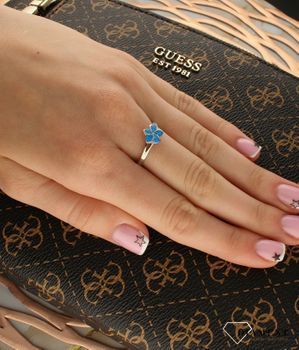 Srebrny pierścionek damski 925 kwiatek z niebieskim opalem DIA-PRS-10310-925. Srebrne pierścionki na prezent dla kobiety. Srebrny pierścionek z kamieniem. Srebrny pierścionek dla kobiety. Pierścionek srebrny z opalem (1).jpg