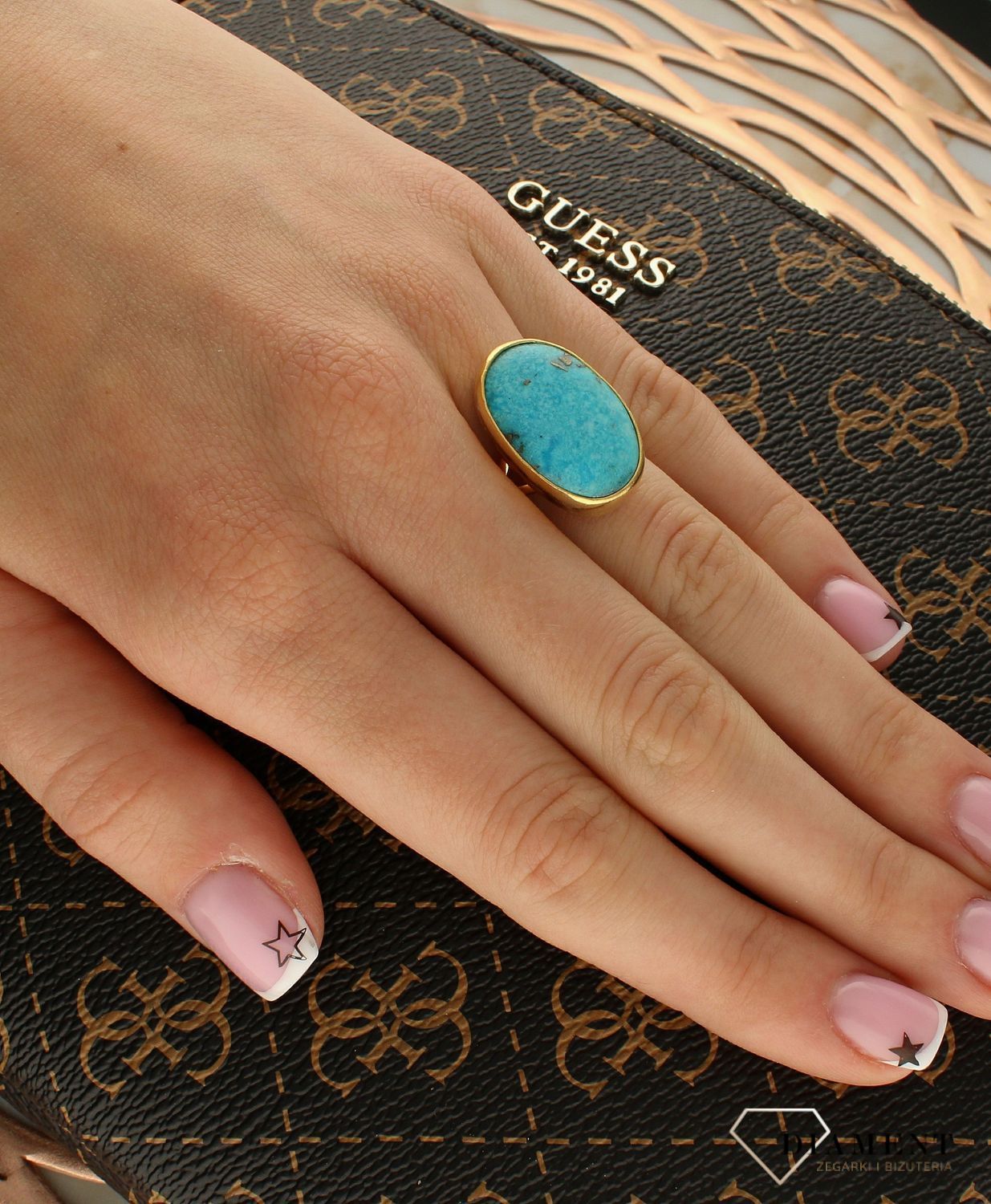 Srebrny pierścionek damski 925 z podłużnym turkusem pozłacany DIA-PRS-10319-925. Srebrne pierścionki na prezent dla kobiety. Srebrny pierścionek z kamieniem. Srebrny pierścionek dla kobiety z turkusem (4).jpg