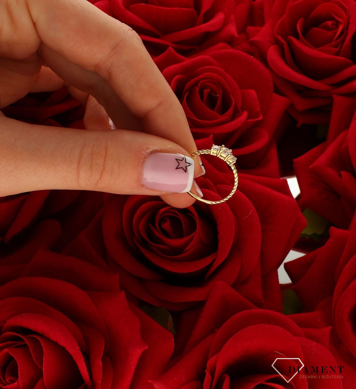 Pierścionek damski złoty Biżuteryjna plecionka 585 DIA-PRS-10386-585.jpg