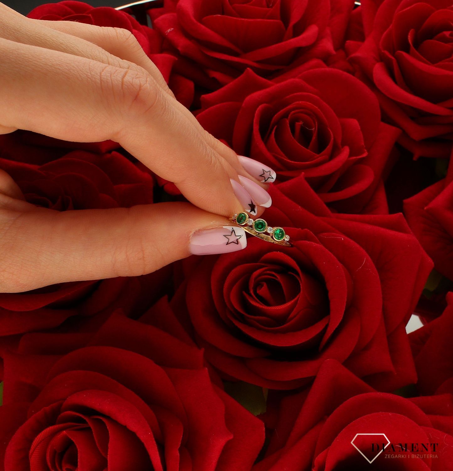 Pierścionek damski złoty Trzy jadeitowe cyrkonie 585 DIA-PRS-10394-585.jpg