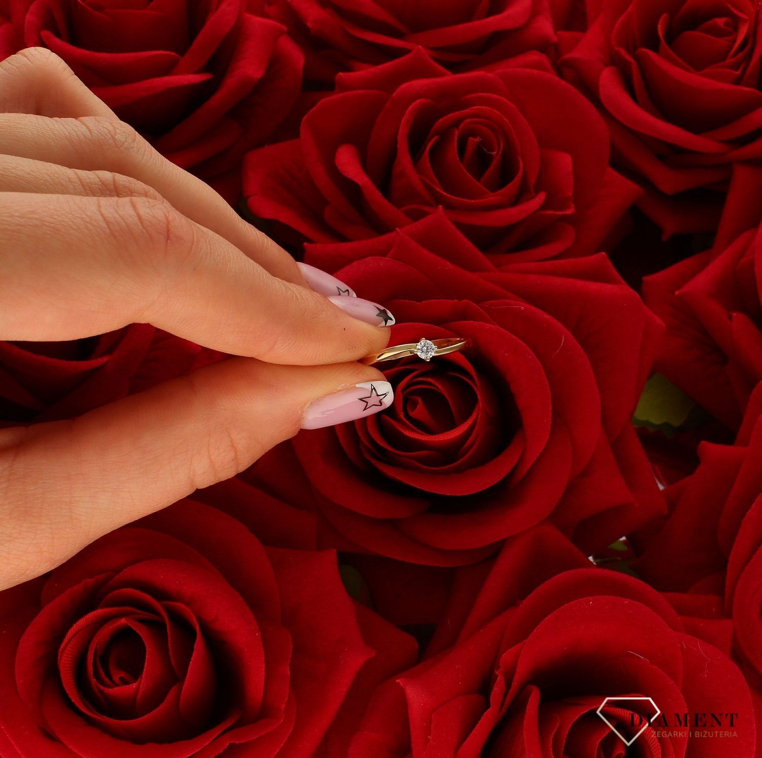 Pierścionek damski złoty Biała iskierka 585.jpg