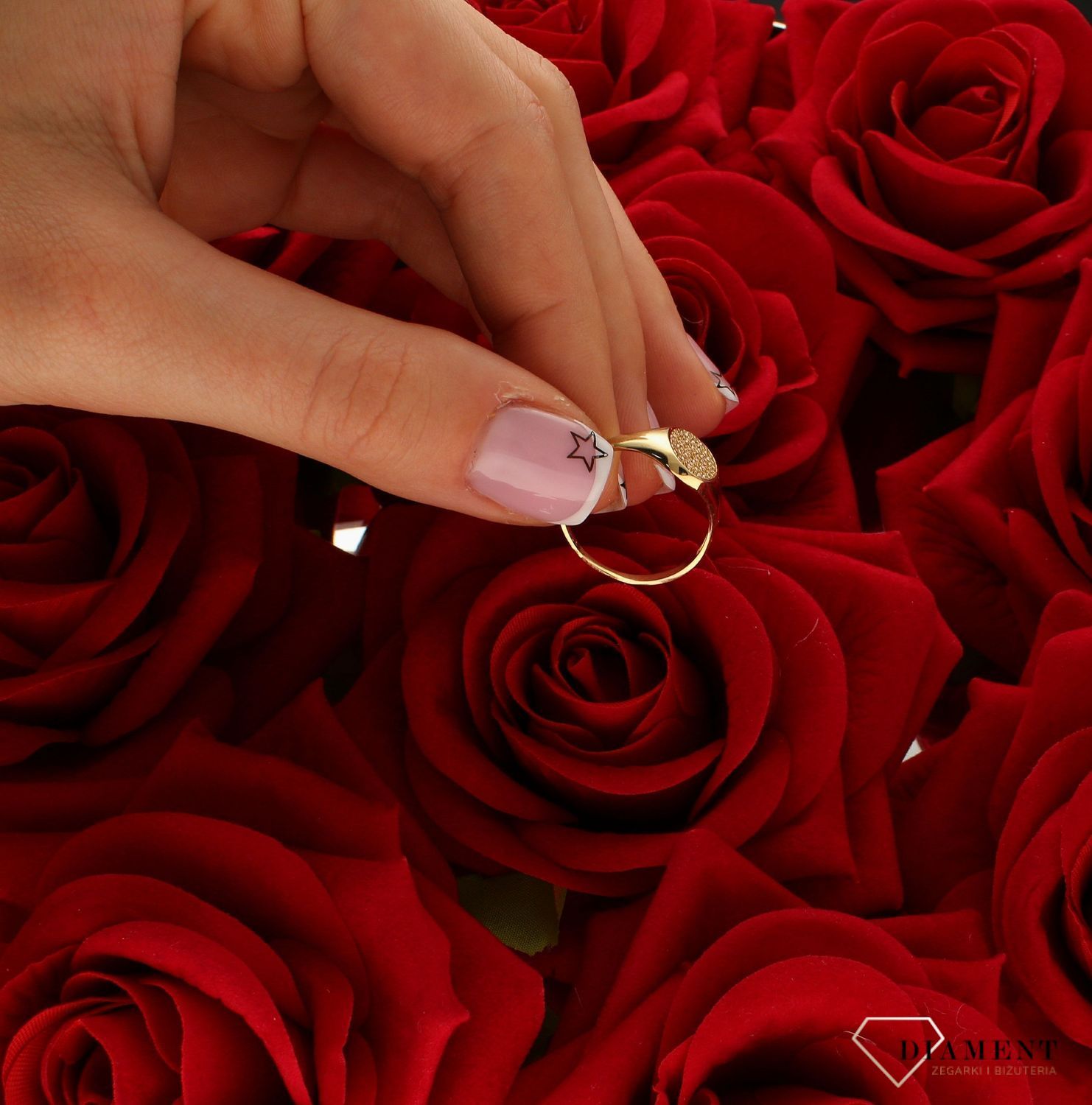 Pierścionek damski złoty Połyskujący sygnet 585 DIA-PRS-10403-585.jpg