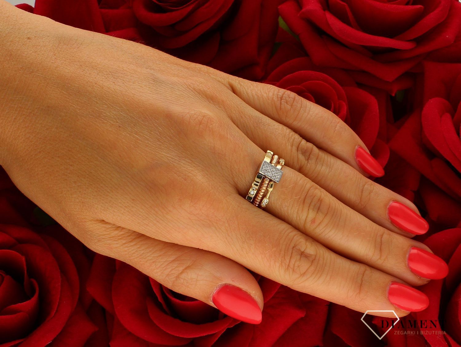 Pierścionek złoty z cyrkoniami, szeroki pierścionek z trzech obrączek 585 DIA-PRS-10449-585 (1).jpg