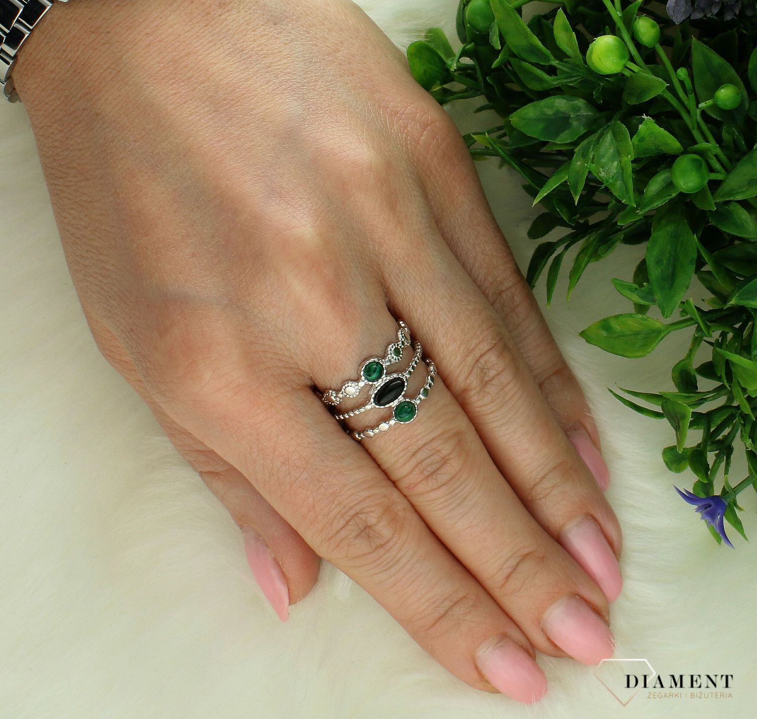 Srebrny pierścionek damski 925 potrójny z malachitem rozmiar 16 DIA-PRS-10658-925. Srebrny pierścionek damski. Srebrny pierścionek z malachitem. Pierścionek srebrny dla kobiety, Pierścionek srebrny na prezent (2).jpg