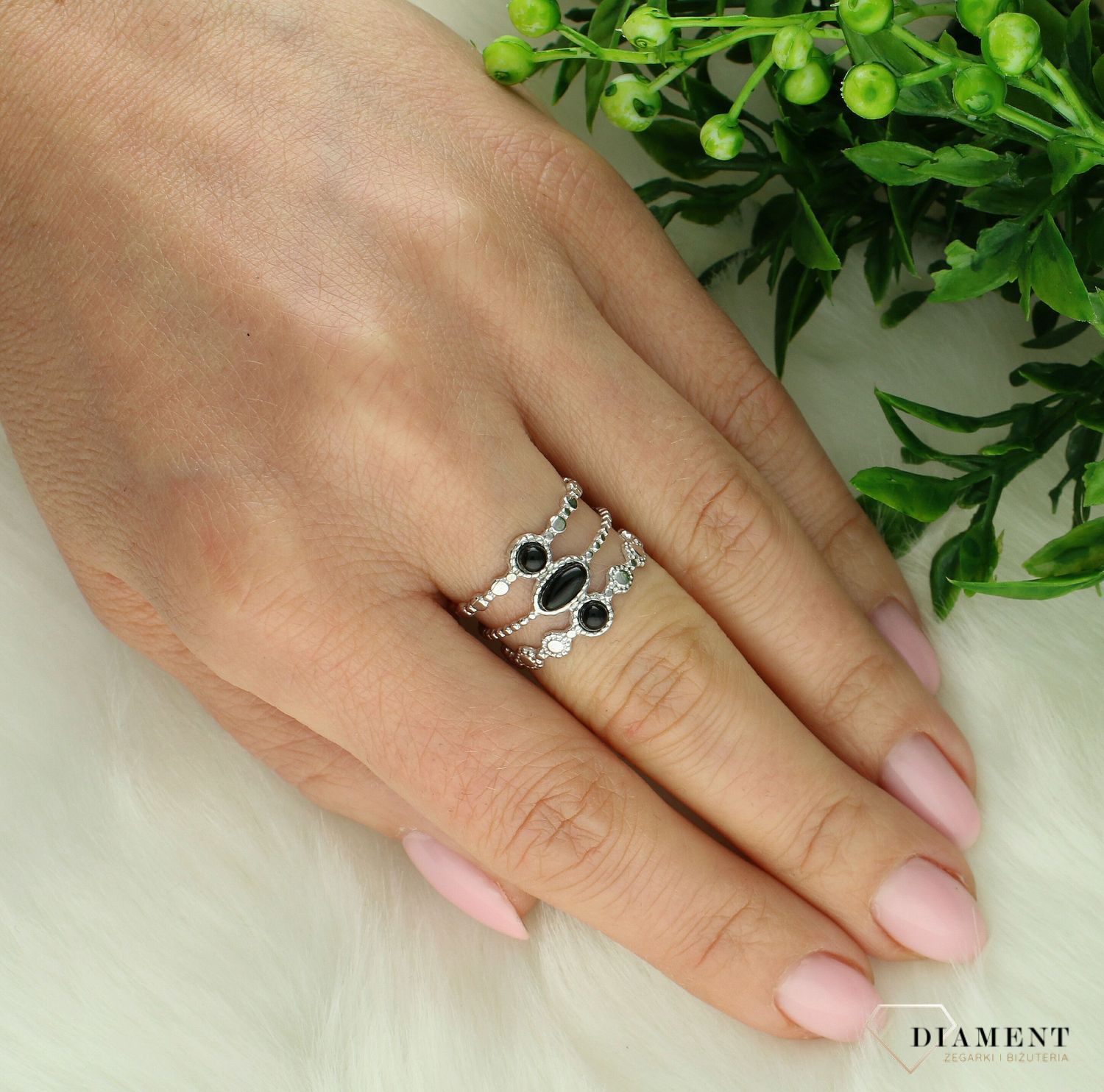 Srebrny pierścionek damski 925 szeroki z onyksem rozmiar 16 DIA-PRS-10660-925. Szeroki pierścionek. Potrójny pierścionek srebrny. Srebrny pierścionek dla kobiety. Pierścionek srebrny damski na prezent.2.jpg